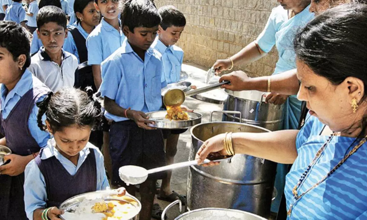 Schoolchildren should not be provided eggs in mid-day meals: Tejaswini, sparks row
