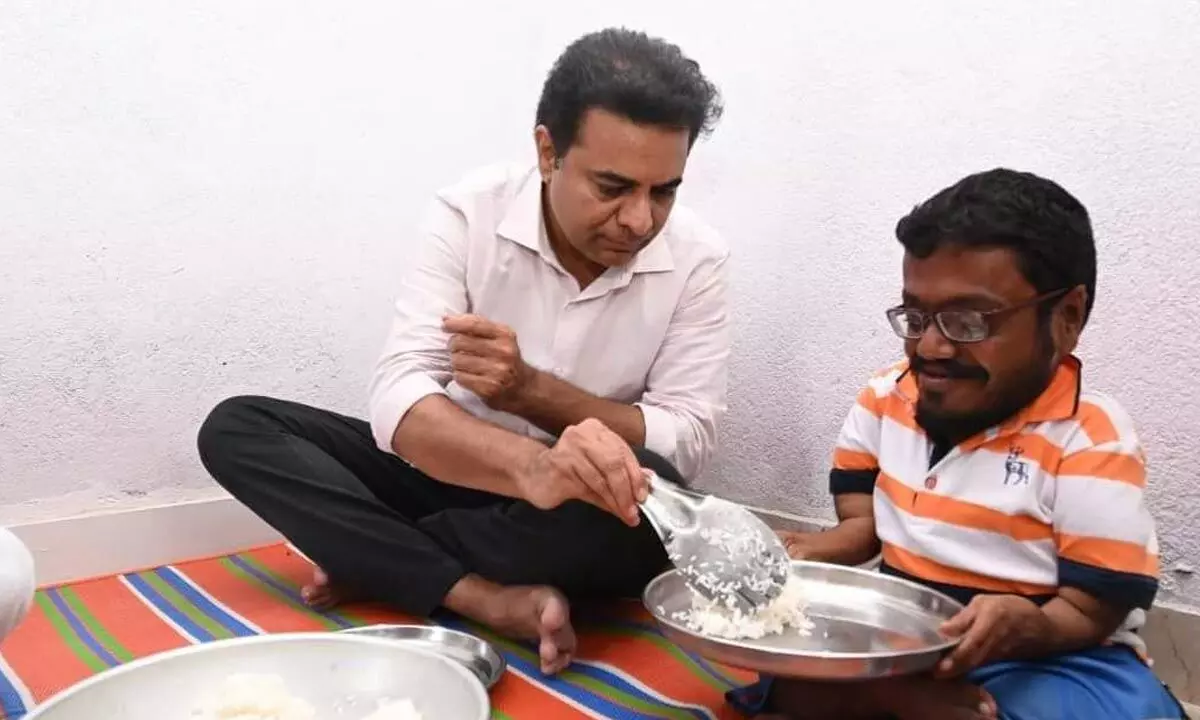 KTR had lunch at Fluoride Victims House