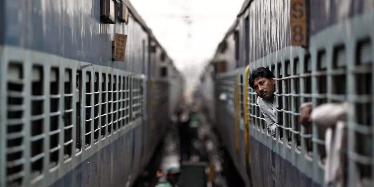 భారతీయ రైల్వేలో 3.12 లక్షల పోస్టులు ఖాళీగా ఉన్నాయి: ప్రభుత్వ డేటా చెప్తున్న నిజాలు