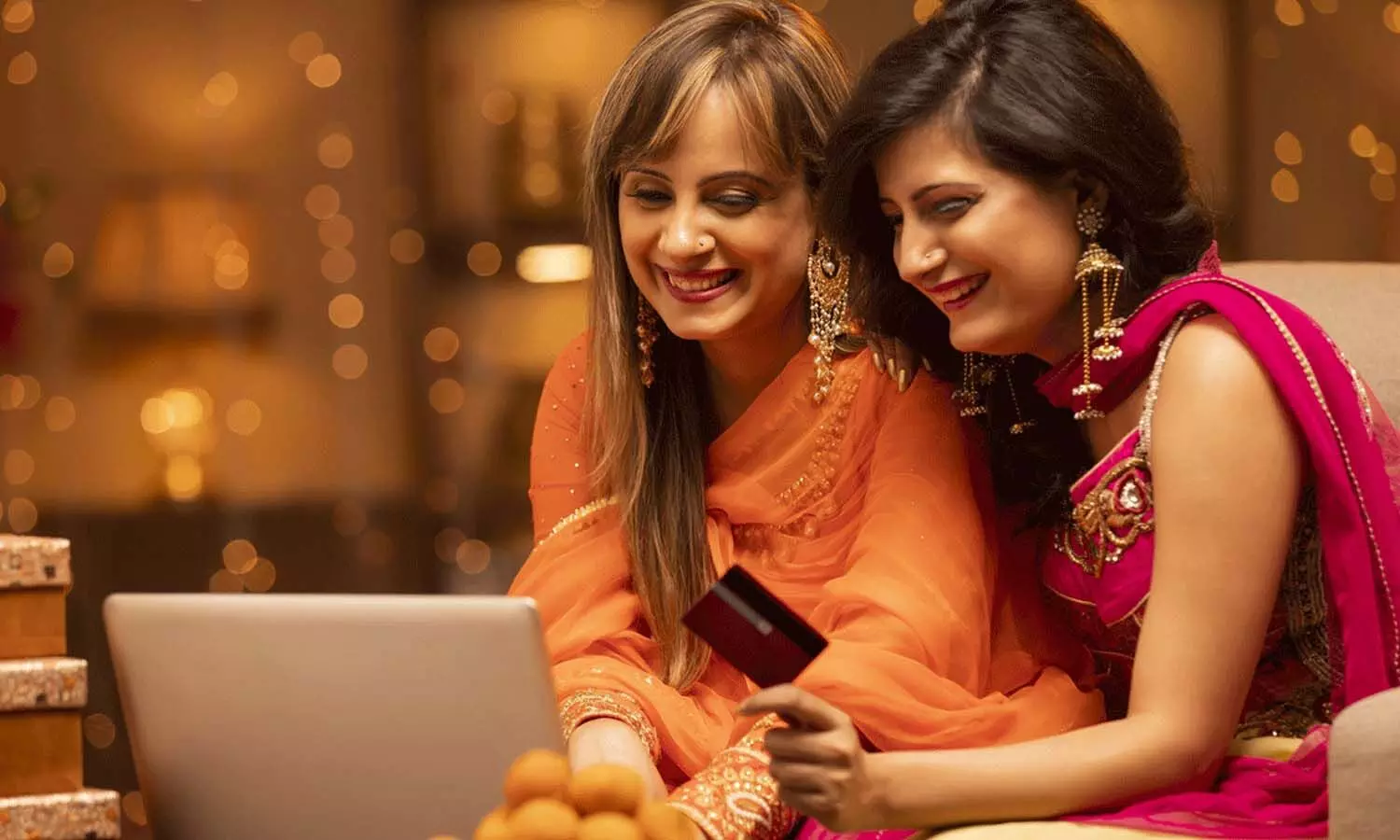 Credit Card Diwali Offers | దీపావ‌ళి పండుగ‌కు బ్యాంకుల బంప‌రాఫ‌ర్లు.. డిస్కౌంట్స్ టు క్యాష్‌బ్యాక్‌ల వ‌ర్షం.. ఇవీ డిటైల్స్‌..!