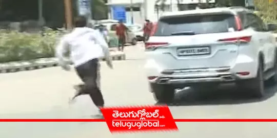 TDP men attack Amit Shah convoy