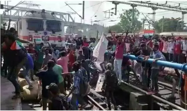 secunderabad-agneepath-protests-20-crore-property-damage-71-trains-canceled